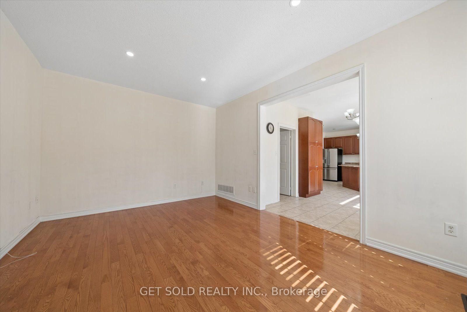 135 Earlsbridge Boulevard • Brampton, ON photo 21