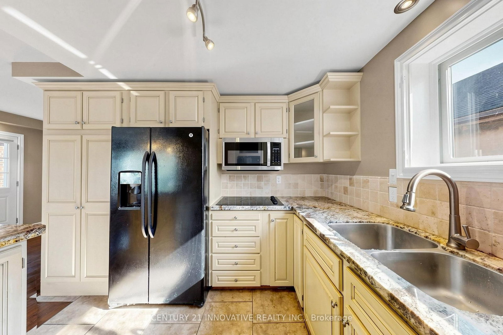 59 Manitoba Street • Toronto, ON photo 11