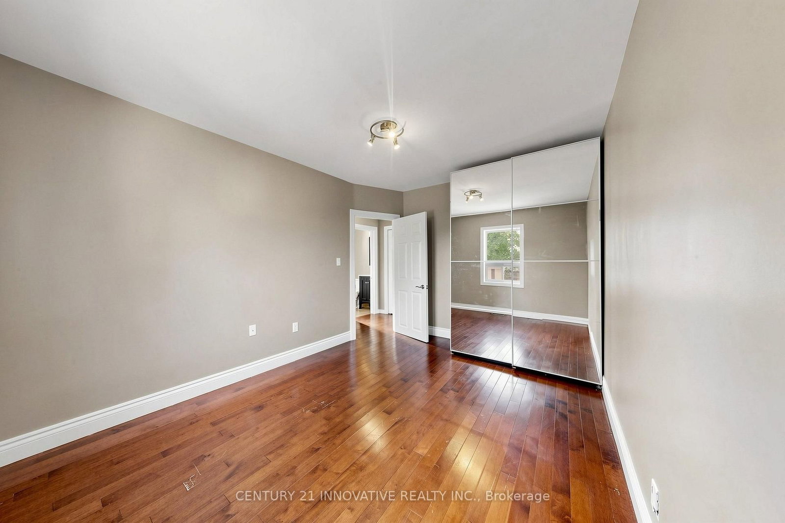 59 Manitoba Street • Toronto, ON photo 18