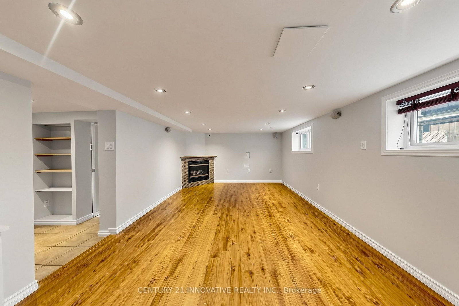 59 Manitoba Street • Toronto, ON photo 26