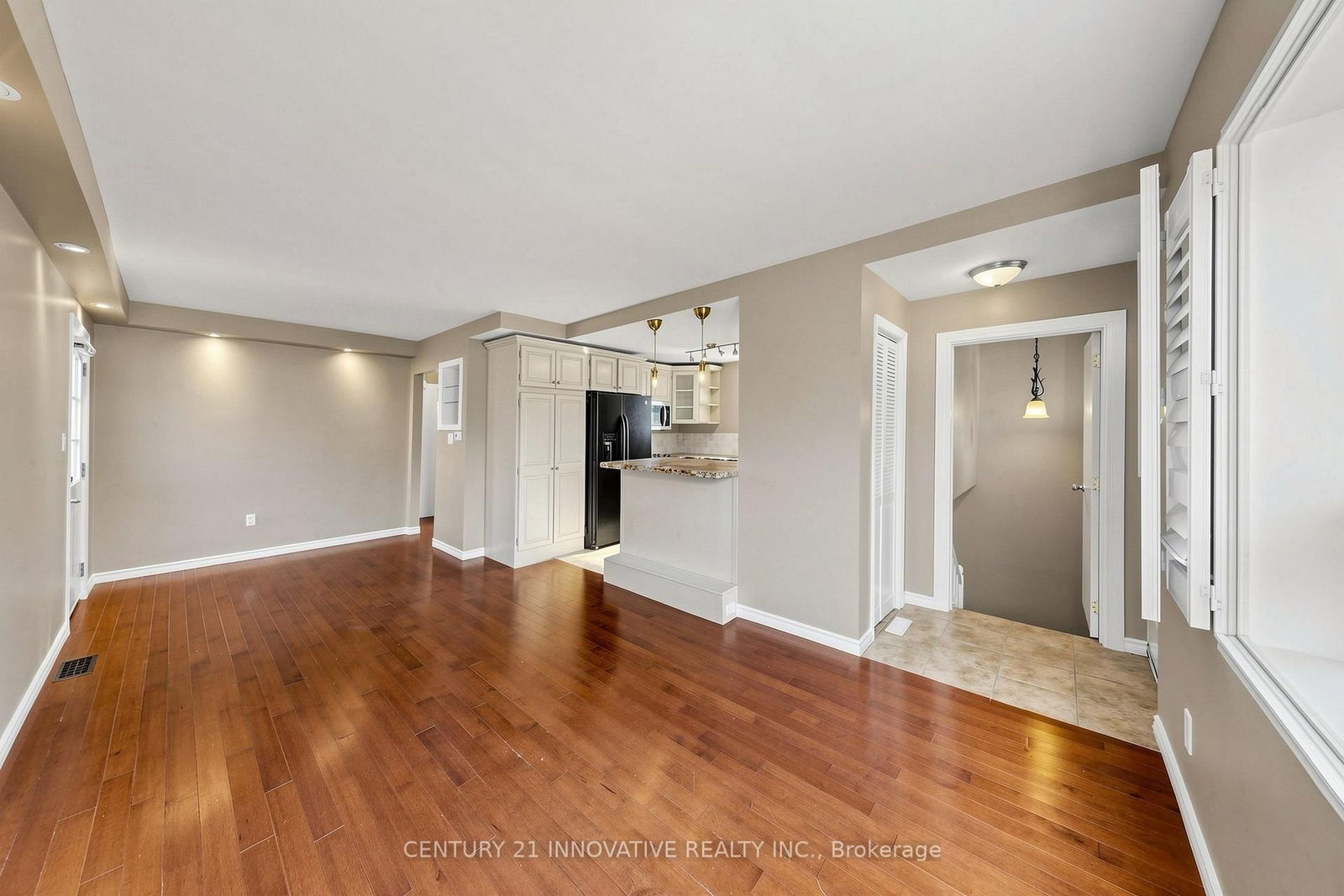 59 Manitoba Street • Toronto, ON photo 6