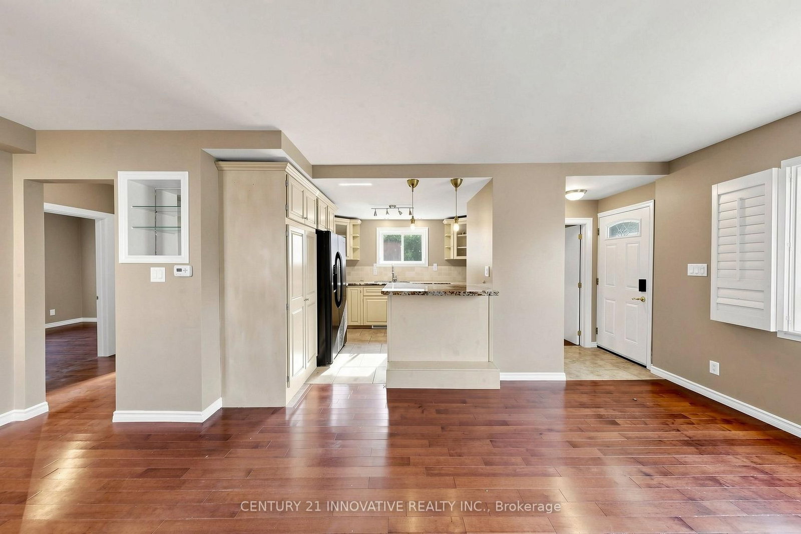 59 Manitoba Street • Toronto, ON photo 9