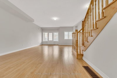 13 Shiff Crescent — photo 4