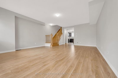 13 Shiff Crescent — photo 5