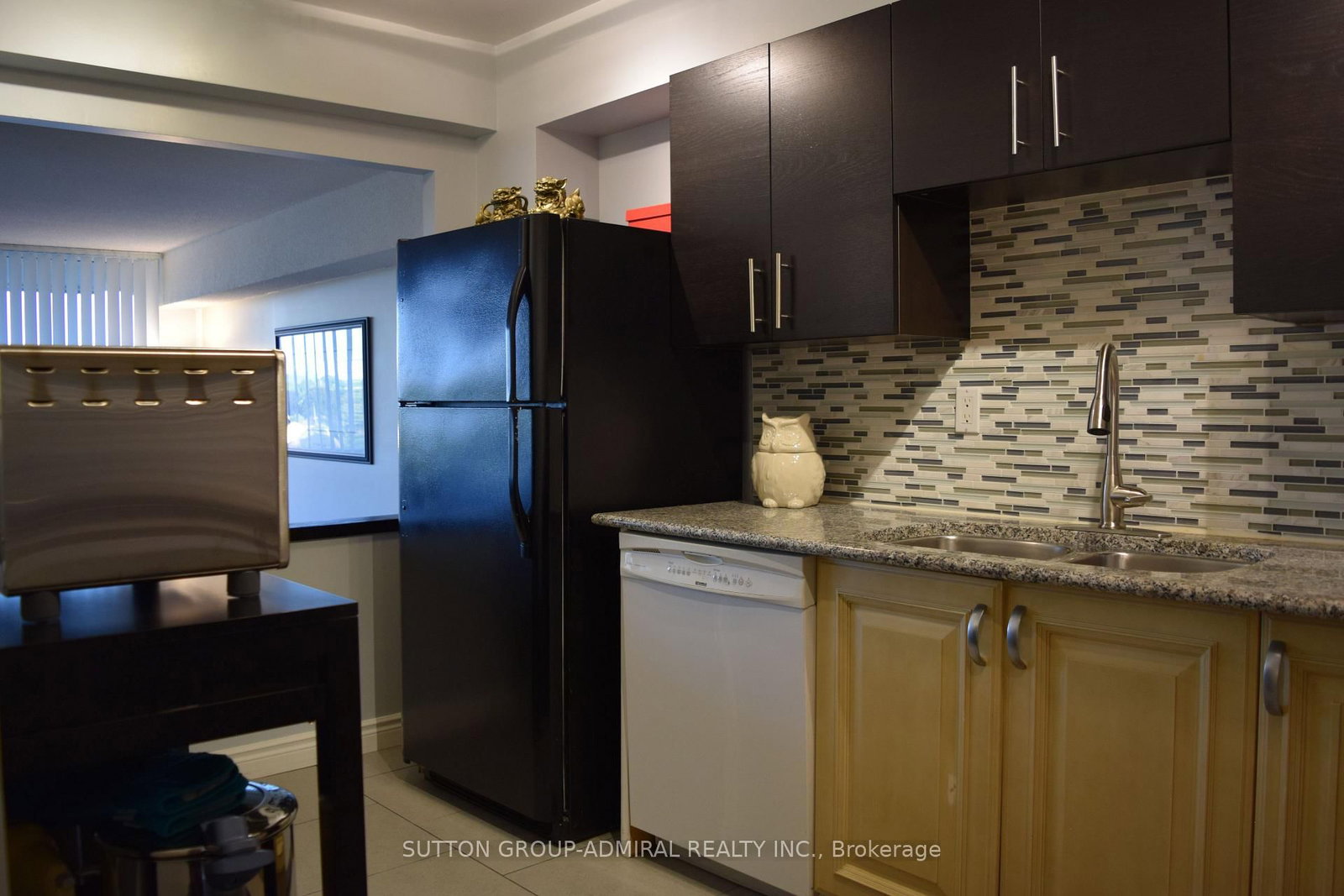260 Scarlett Road • #804 • Toronto, ON photo 11