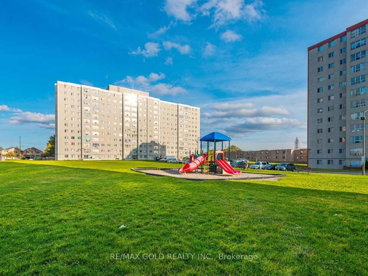 50 Lotherton Pathway • #815 • Toronto, ON photo 17