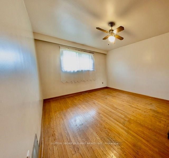 8 Richgrove Drive • Toronto, ON photo 7