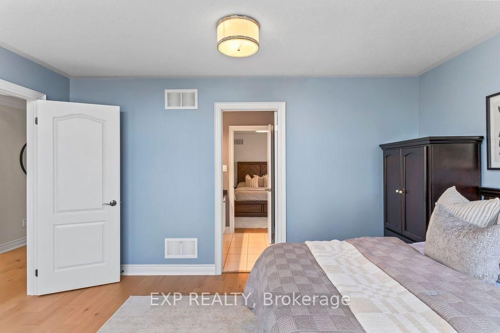 2390 Taylorwood Drive • Oakville, ON photo 36