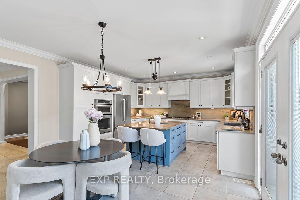 2390 Taylorwood Drive • Oakville, ON photo 6
