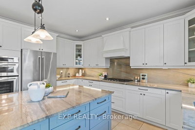 2390 Taylorwood Drive • Oakville, ON photo 8