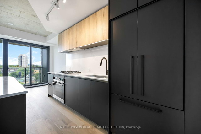610 - 2625 Dundas Street W