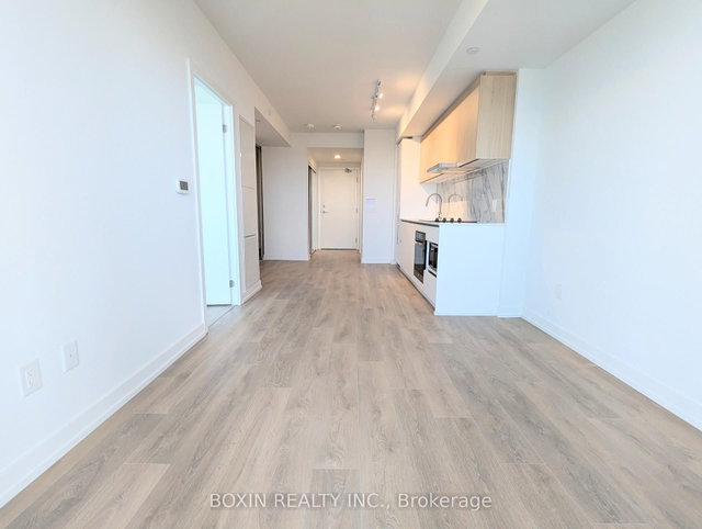 817 - 1100 Sheppard Avenue W
