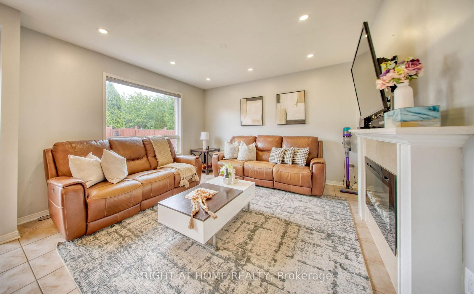 211 Queen Mary Drive • Brampton, ON photo 14