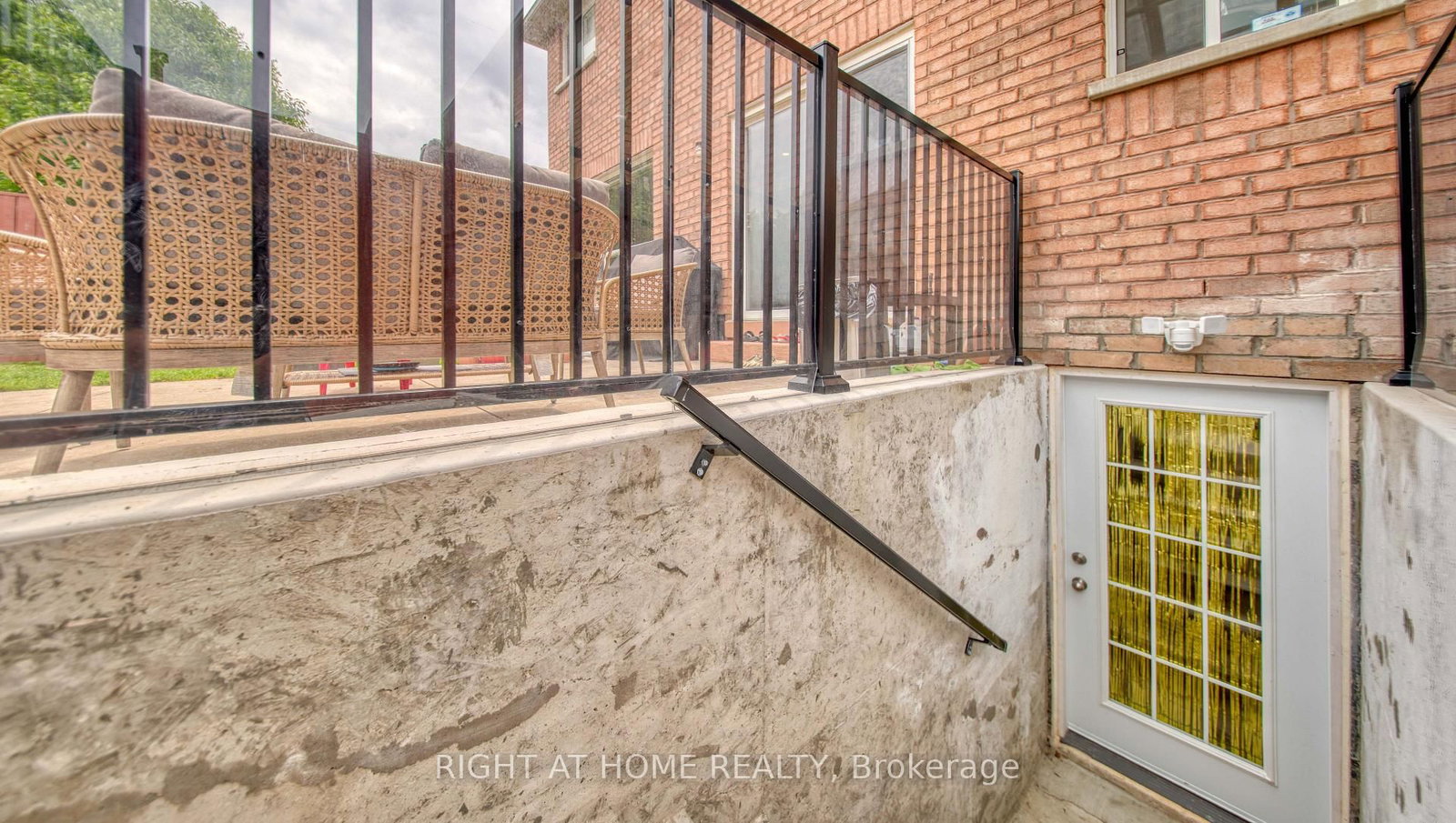 211 Queen Mary Drive • Brampton, ON photo 35