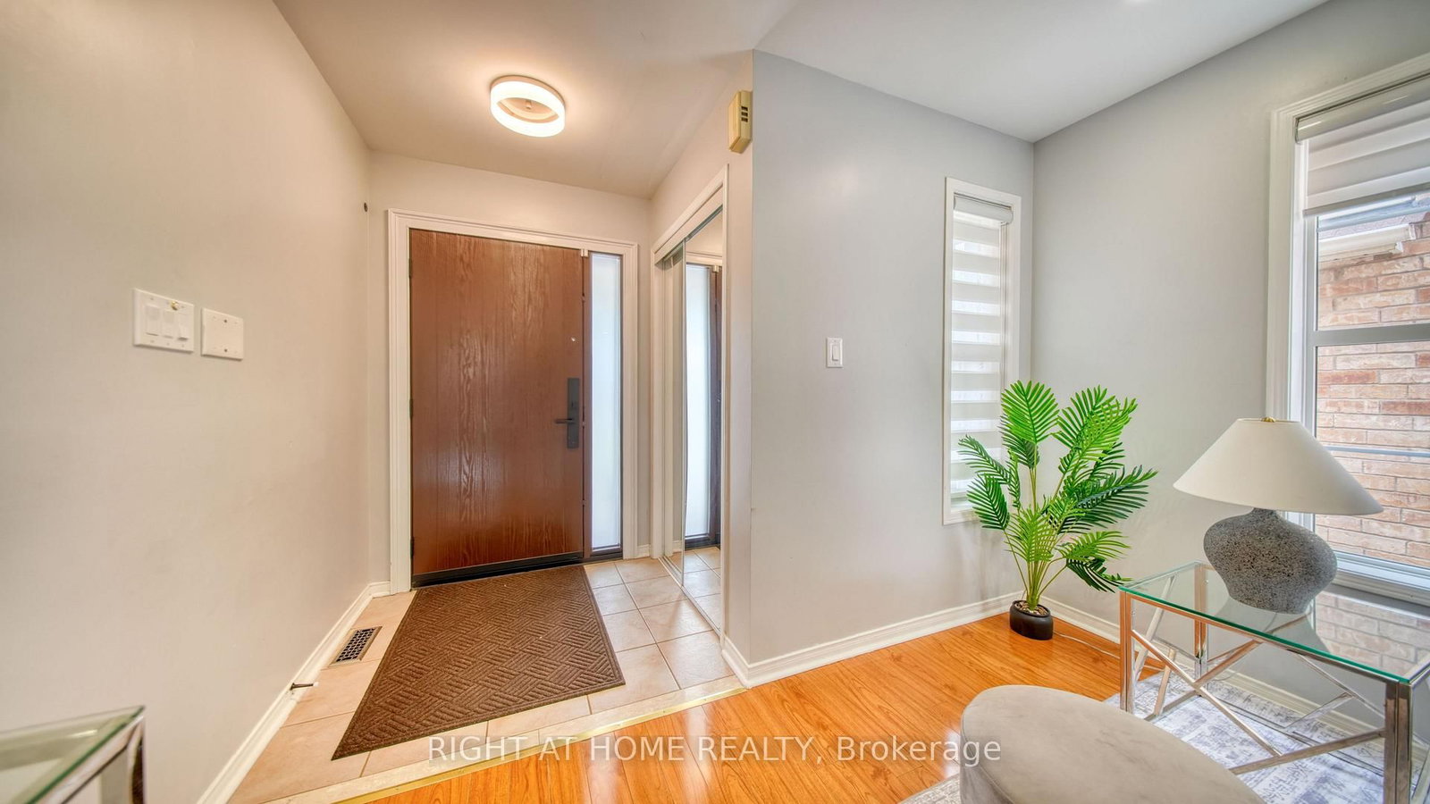 211 Queen Mary Drive • Brampton, ON photo 6