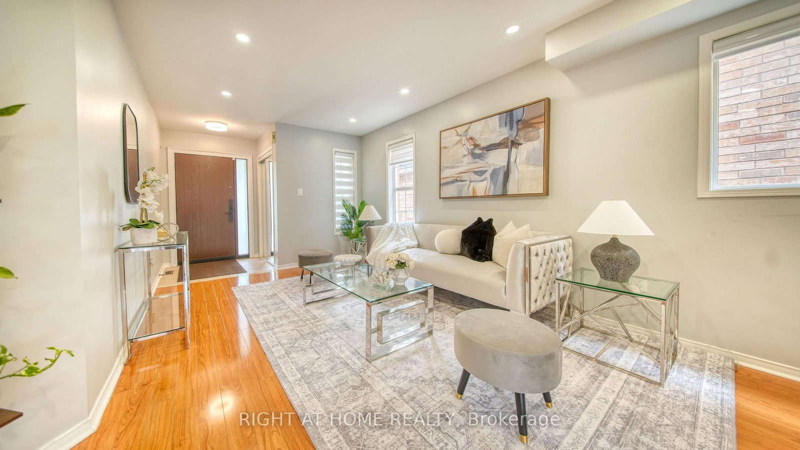 211 Queen Mary Drive • Brampton, ON photo 8