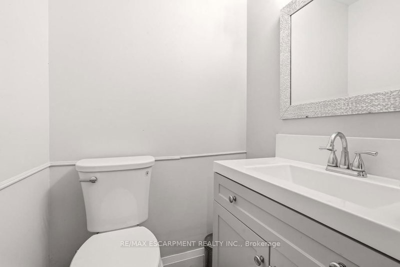 1066 Falgarwood Oakville,ON L6H 2P3 — Photo 11