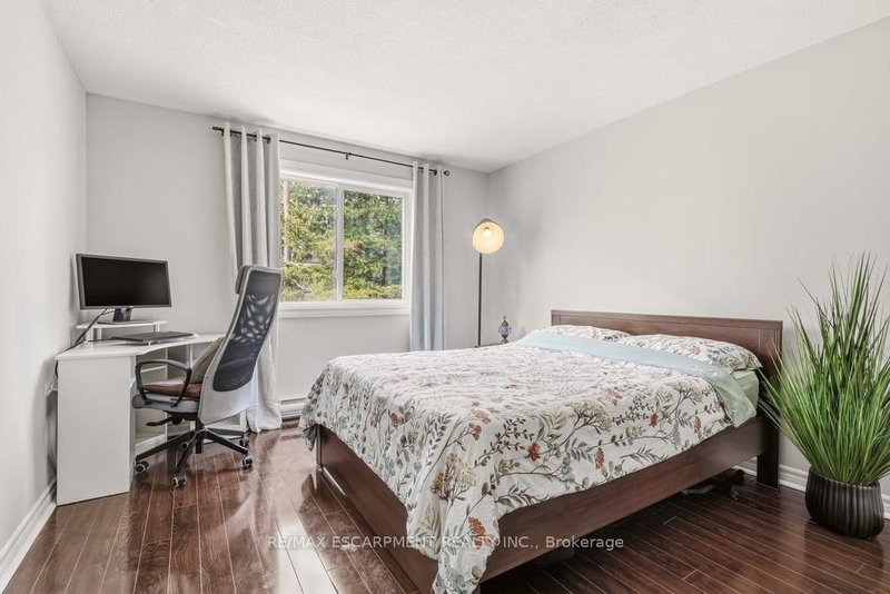 1066 Falgarwood Oakville,ON L6H 2P3 — Photo 12