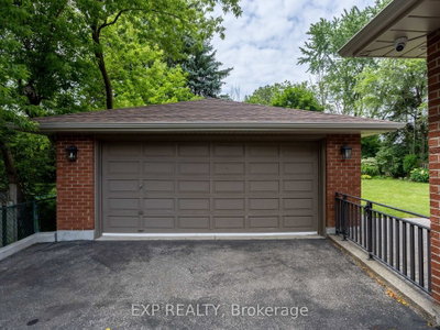 327 Angelene Street — photo 2