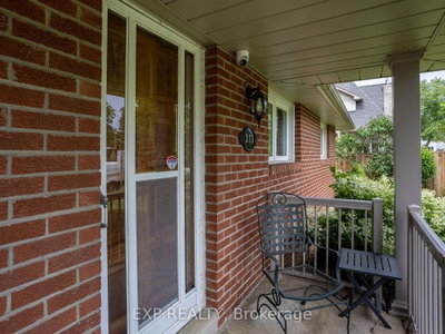 327 Angelene Street — photo 3