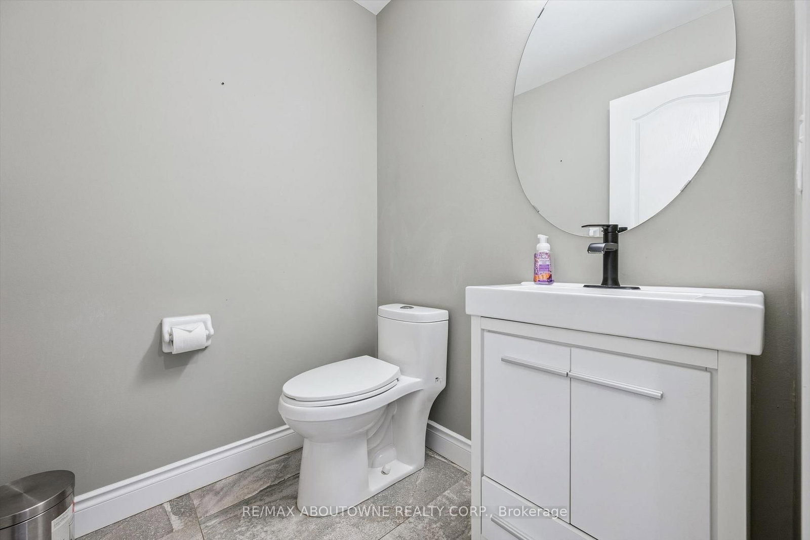2456 Sixth Line • Oakville, ON photo 19