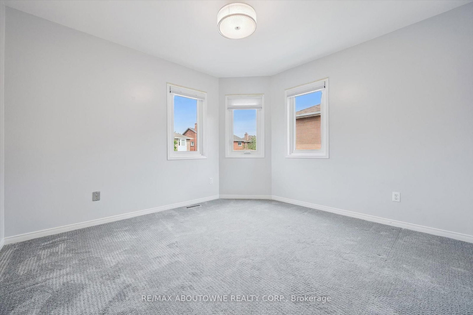 2456 Sixth Line • Oakville, ON photo 25