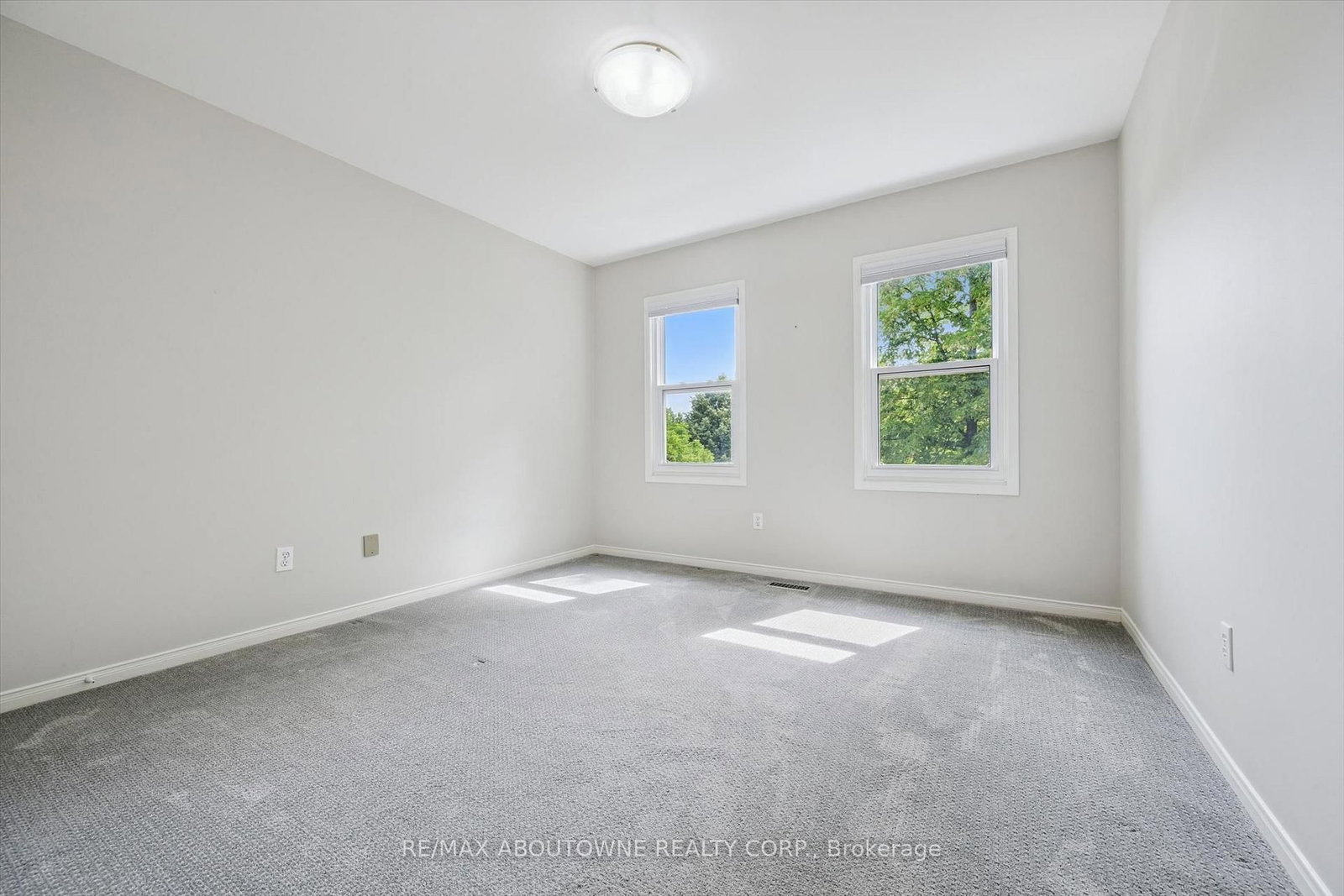 2456 Sixth Line • Oakville, ON photo 27