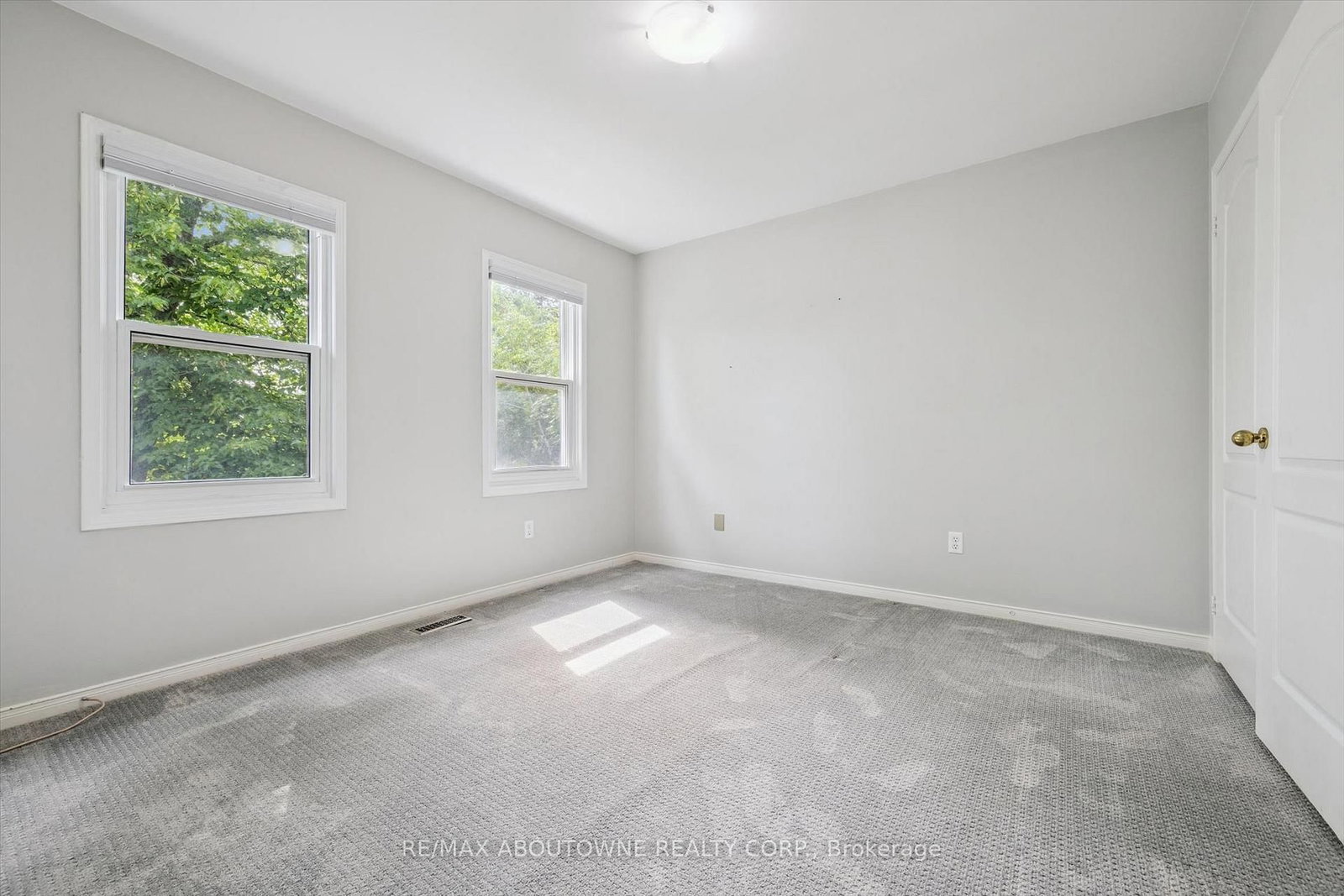 2456 Sixth Line • Oakville, ON photo 29
