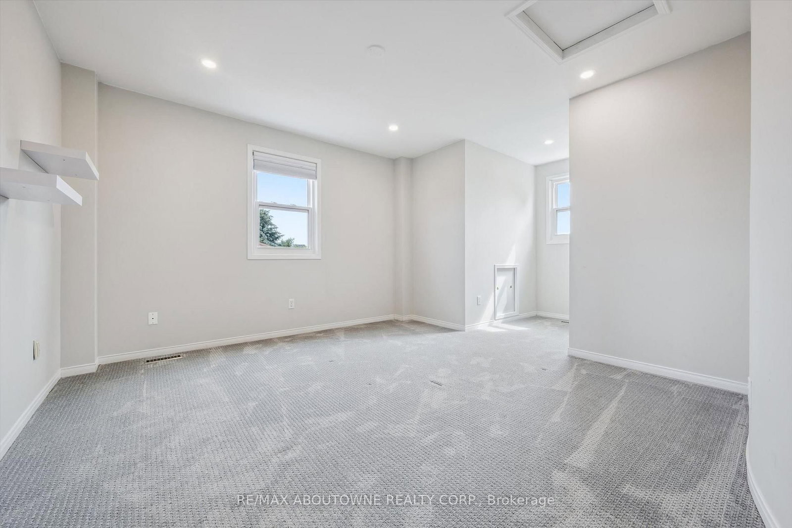 2456 Sixth Line • Oakville, ON photo 31