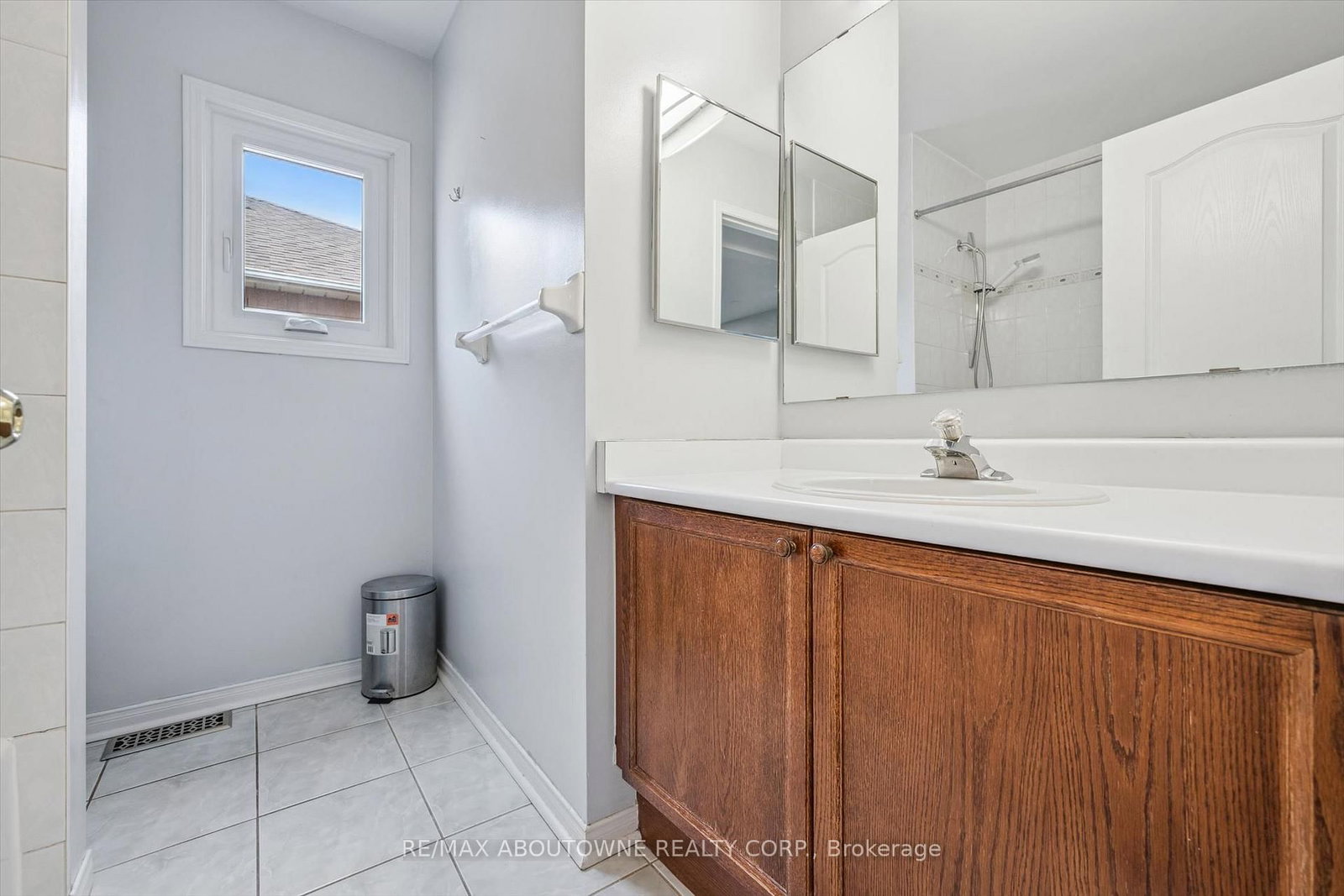 2456 Sixth Line • Oakville, ON photo 33