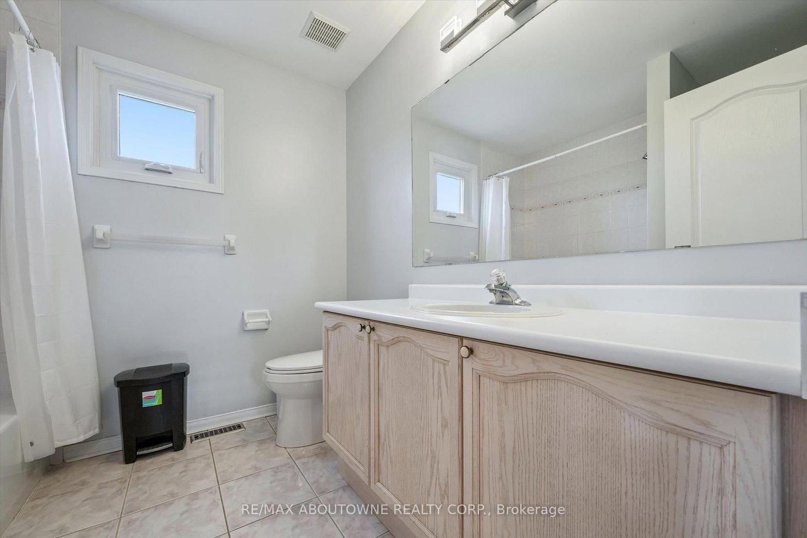 2456 Sixth Line • Oakville, ON photo 38