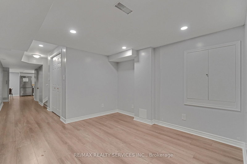 Bsmt - 28 Manzanita Crescent