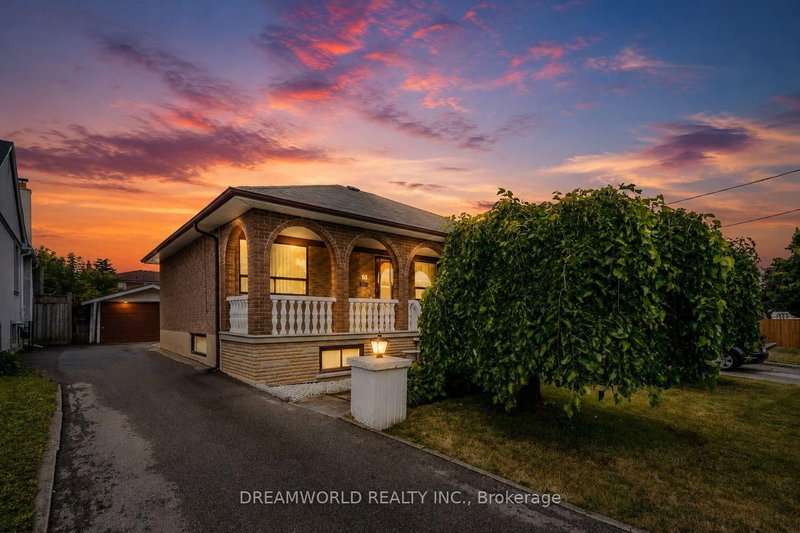 53 Compton Crescent