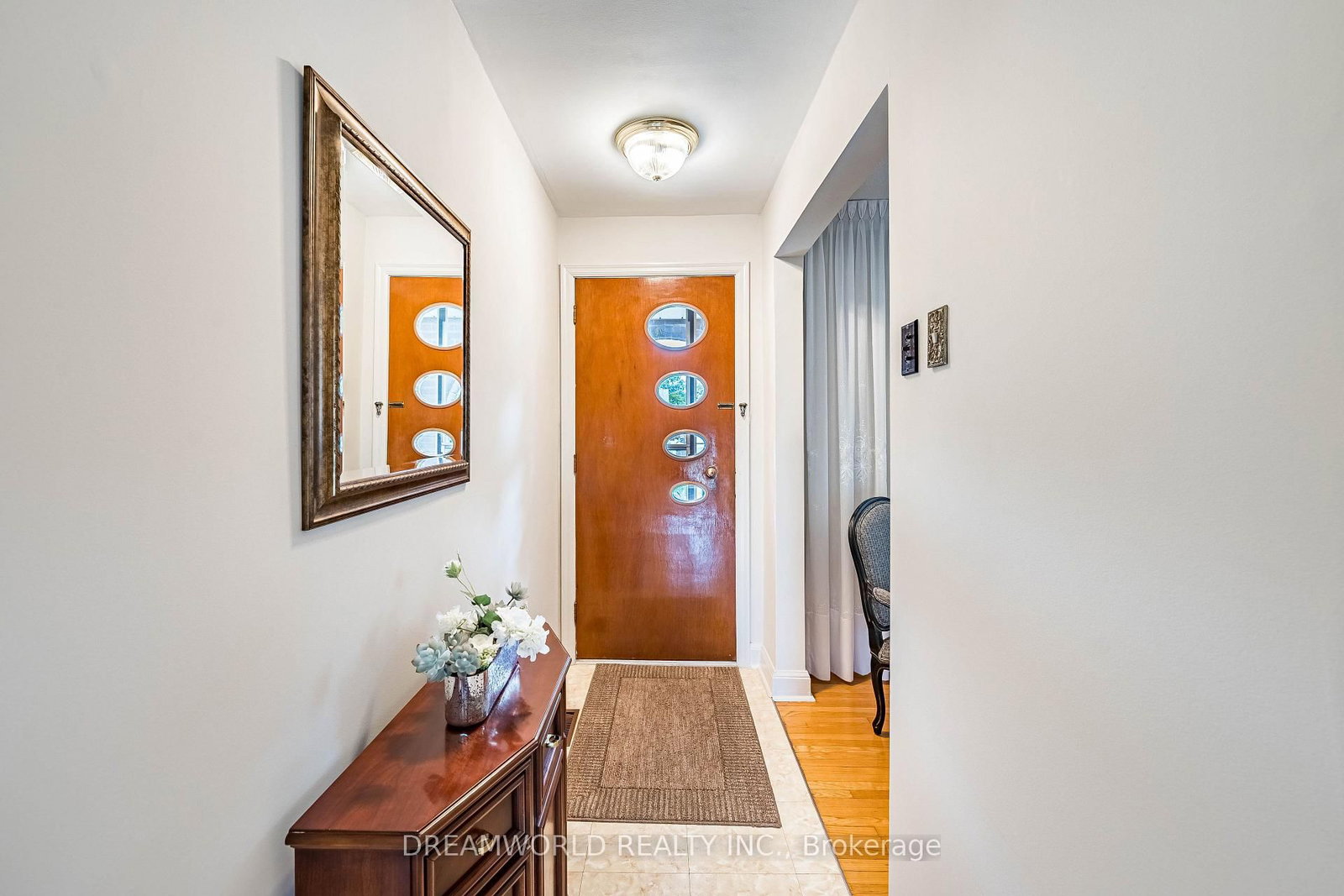 53 Compton Crescent • Toronto, ON photo 8