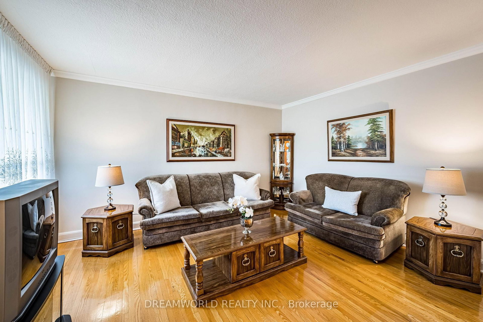53 Compton Crescent • Toronto, ON photo 9