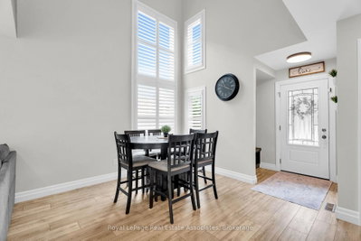 22 Mccullough Crescent — more photos