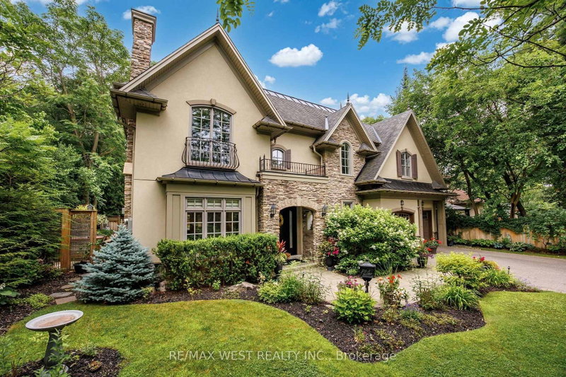 92 Pinetree Way, Mississauga, Ontario