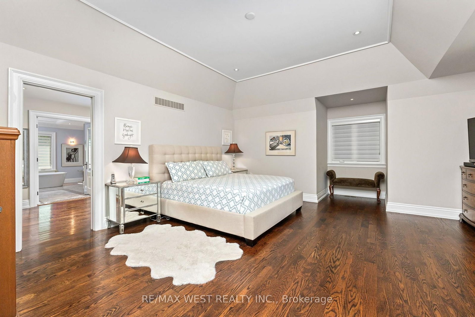 92 Pinetree Way • Mississauga, ON photo 12