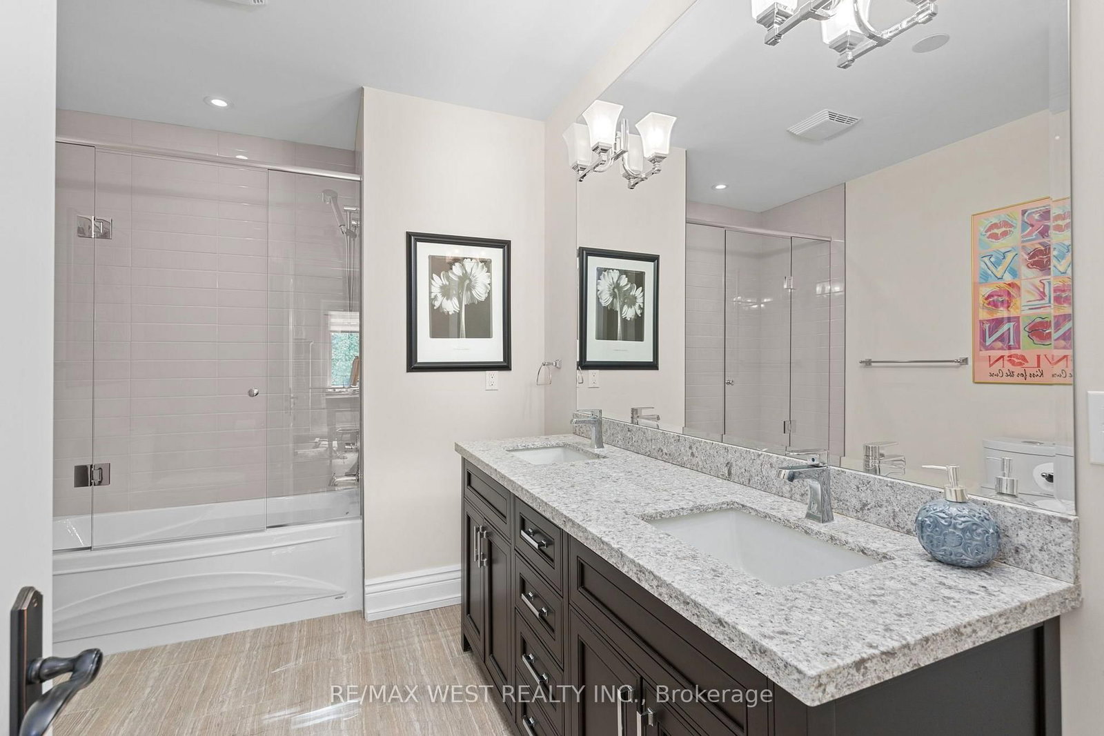 92 Pinetree Way • Mississauga, ON photo 17