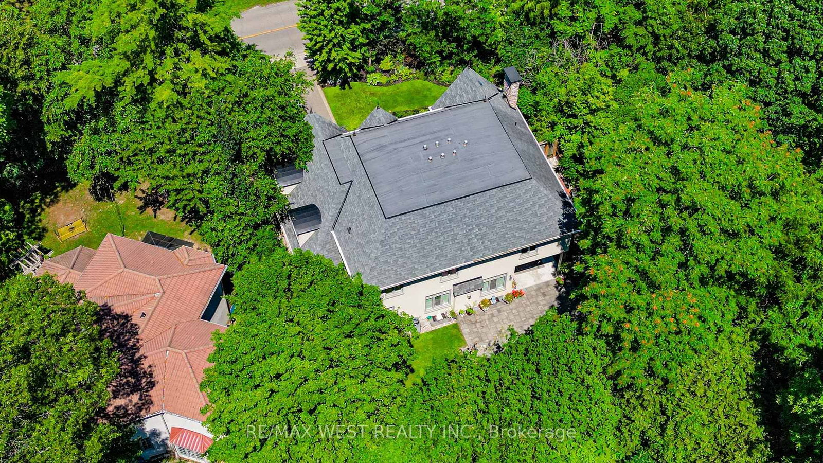 92 Pinetree Way • Mississauga, ON photo 23