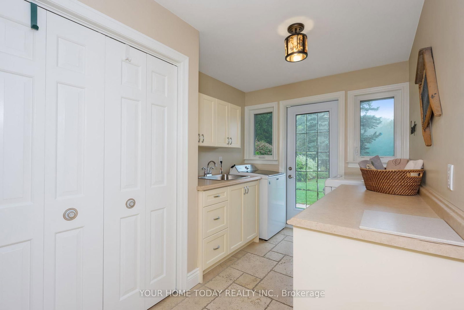 12609 Fifth Line • Halton Hills, ON photo 18