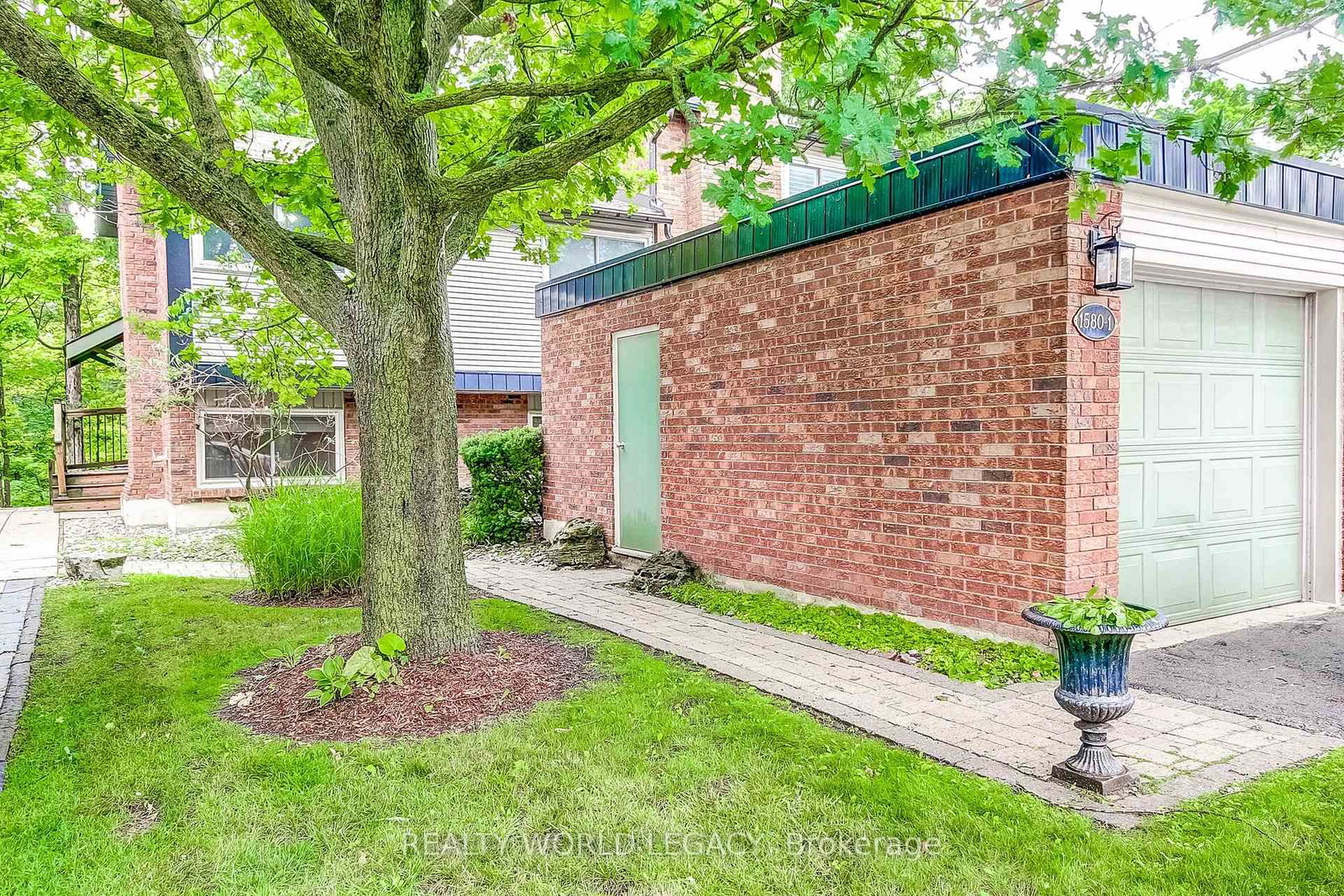 1580 Kerns Road • #1 • Burlington, ON photo 3