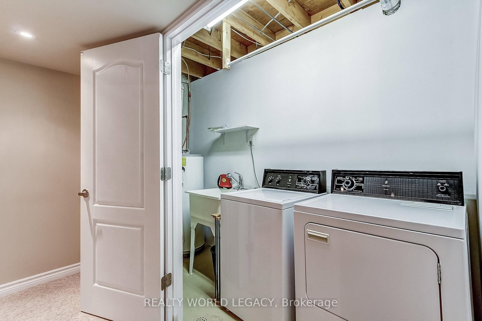 1580 Kerns Road • #1 • Burlington, ON photo 35