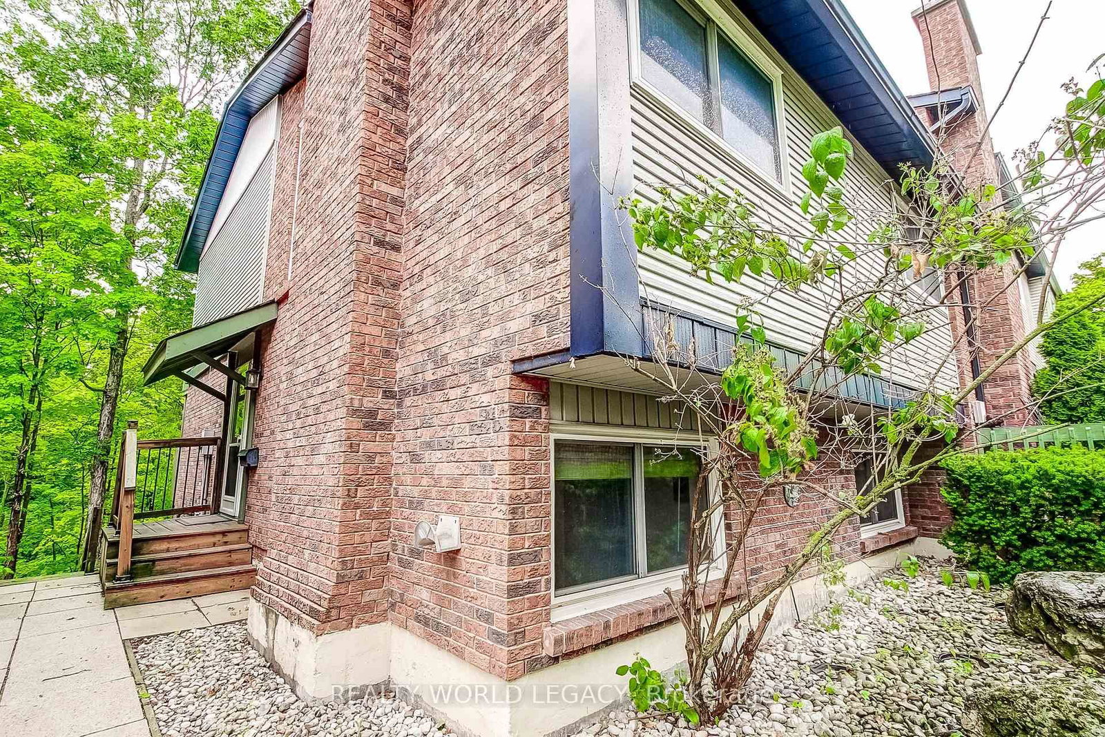 1580 Kerns Road • #1 • Burlington, ON photo 4