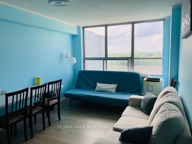 814 - 50 Lotherton Parkway