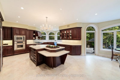 1024 Linbrook Oakville,ON L6J 2L1 — Photo 12