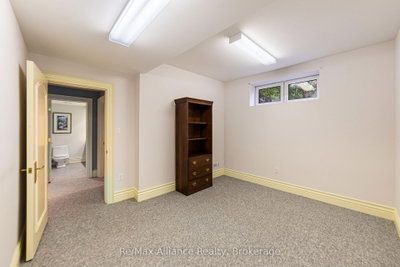 1024 Linbrook Oakville,ON L6J 2L1 — Photo 40