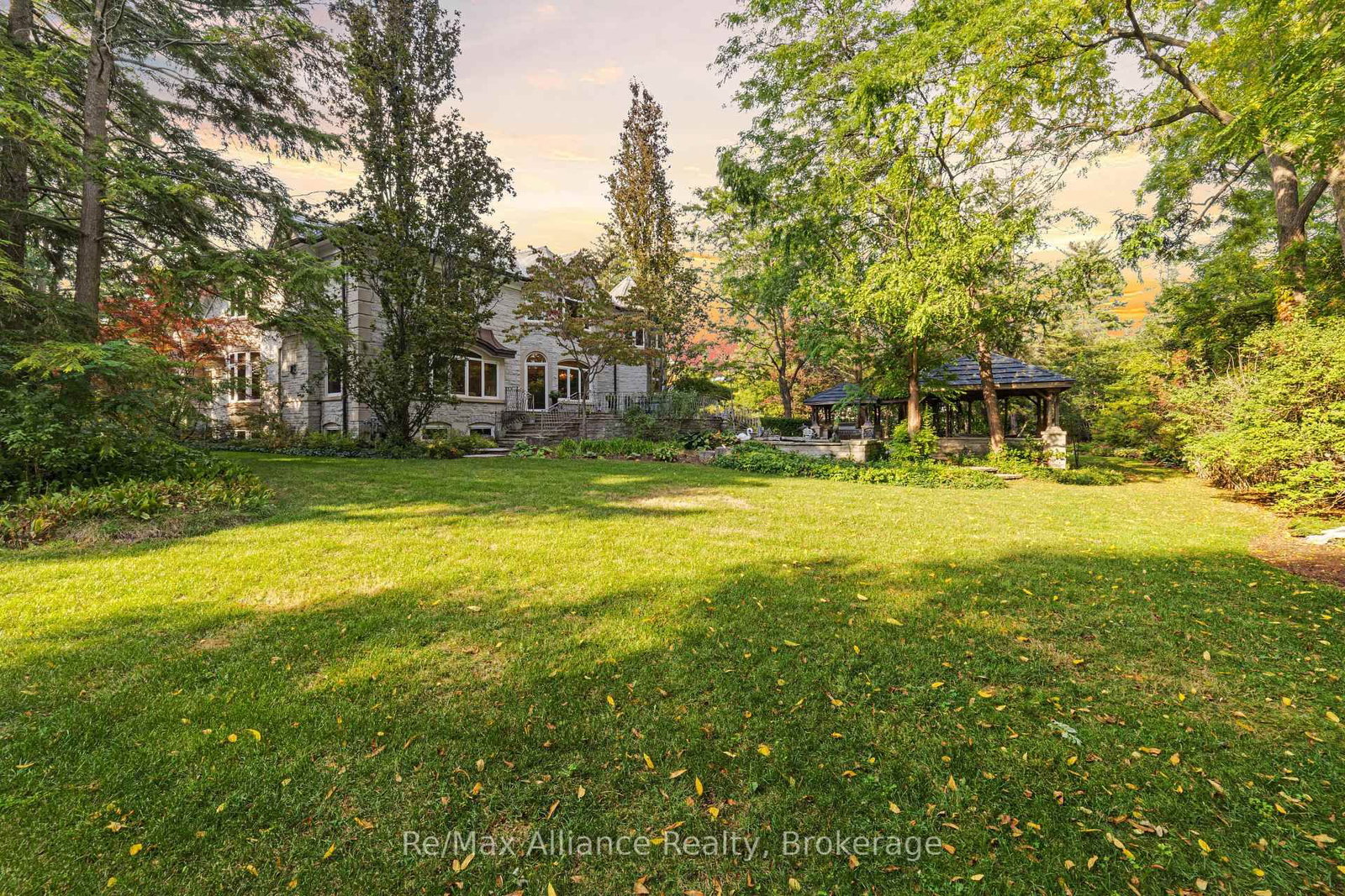 1024 Linbrook Road • Oakville, ON photo 48