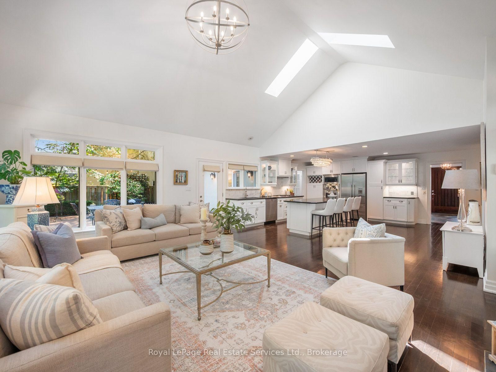 2160 Aintree Terrace • Oakville, ON photo 11