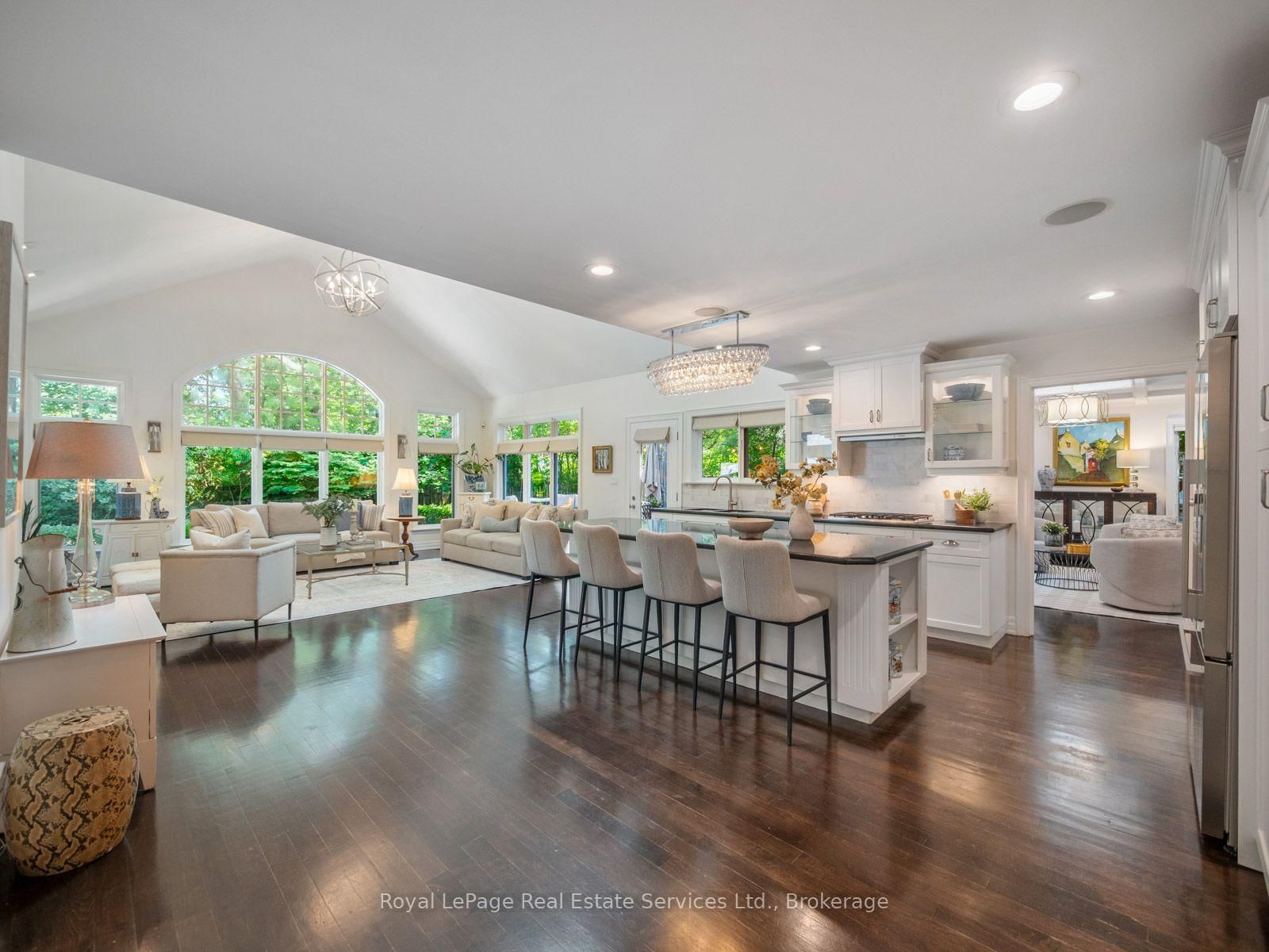 2160 Aintree Terrace • Oakville, ON photo 6